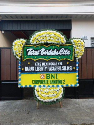 Papan Bunga Duka di Tanah Tinggi