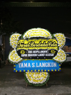 Papan Bunga Duka di Tanah Tinggi