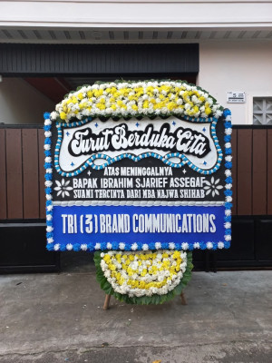 Papan Bunga Duka di Tanah Tinggi